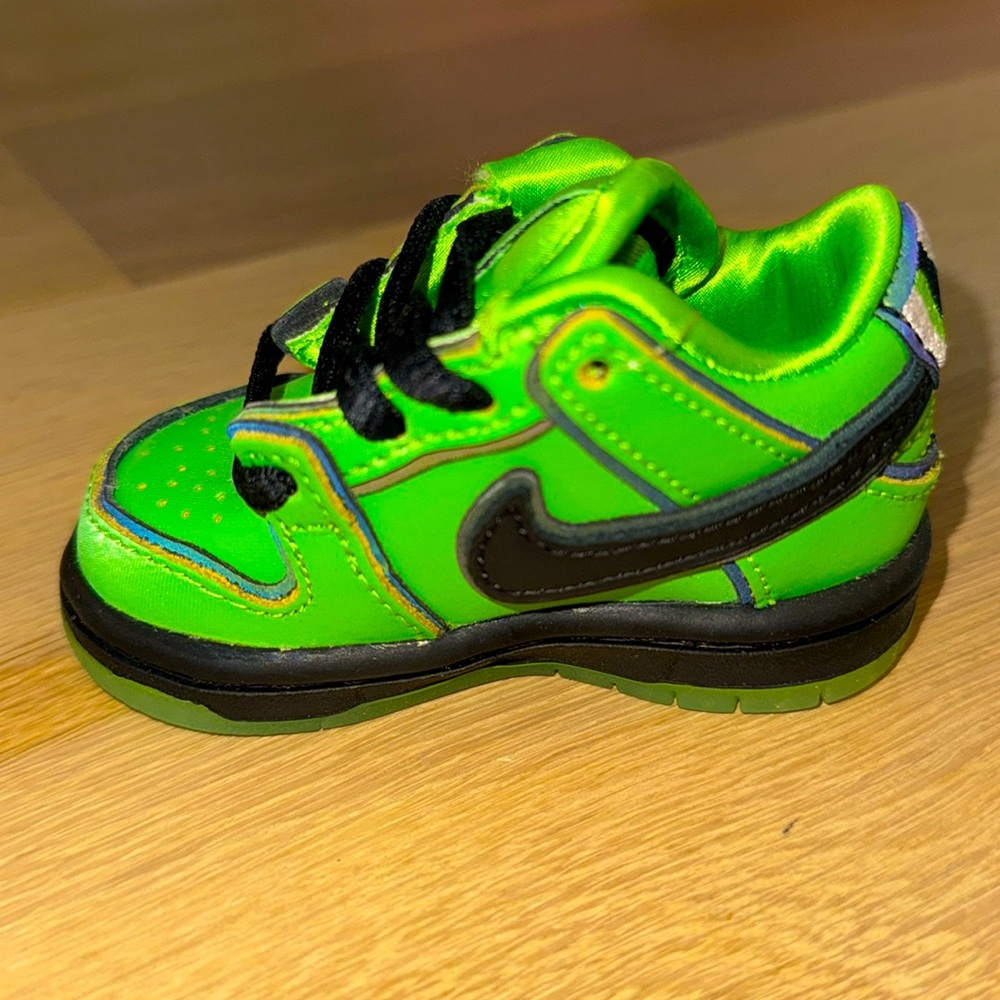 Brand New Nike SB Powerpuff girls Buttercup